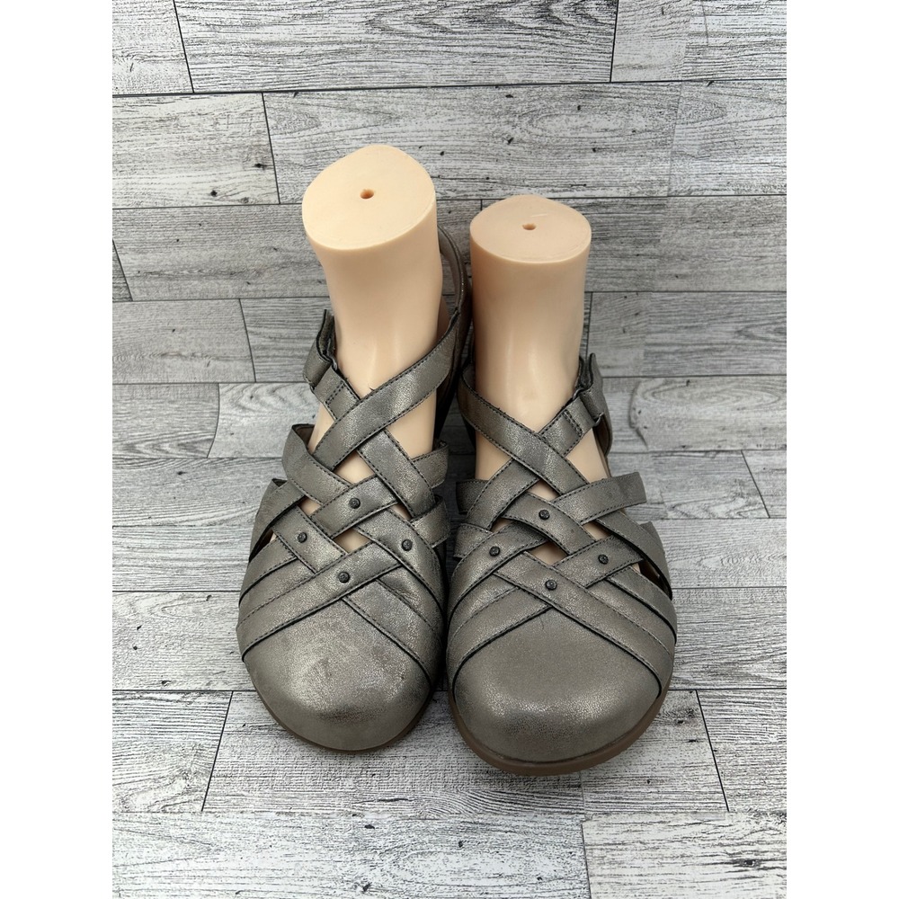Clarks Collection Women's Silver Metallic Strappy‎ Comfort Sandals Size 7W
